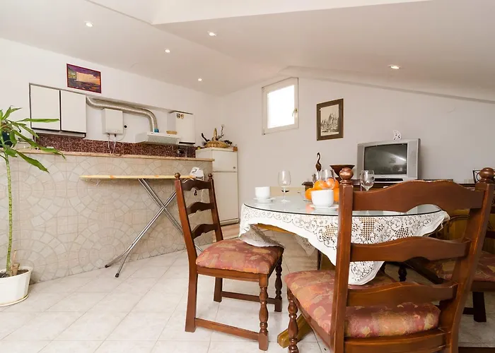 La Marina Apartament *