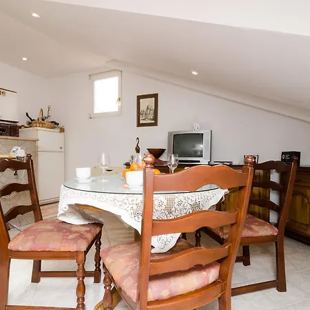 Apartment La Marina